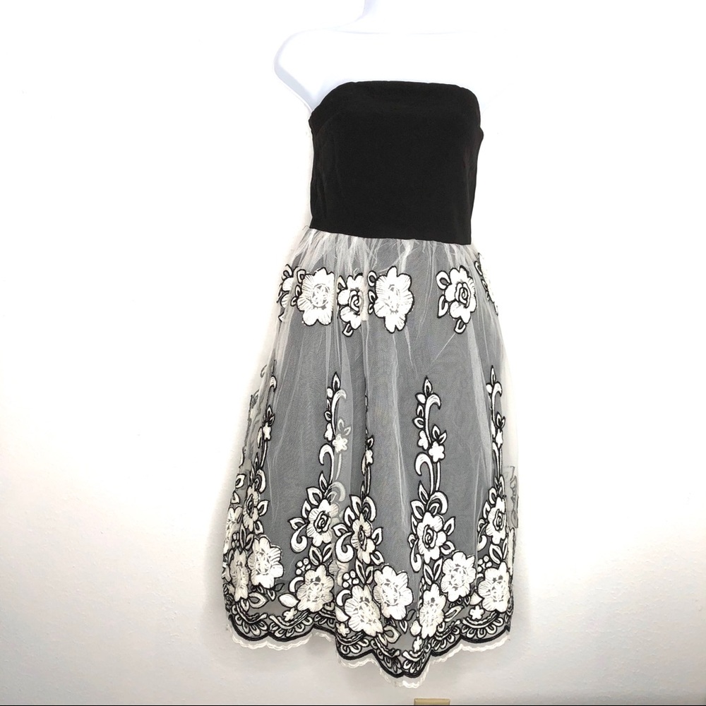 English Factory Embroidered Black White Dress S